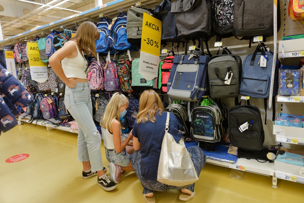 škola nákup školské pomôcky predškolák aktovka školská taška pero peračník il (1)