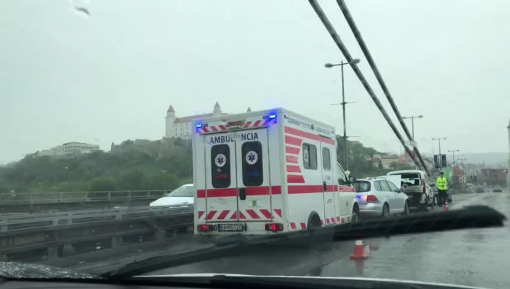 nehoda na moste SNP6330