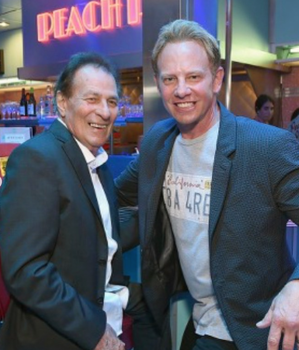 Joe E. Tata s kolegami zo seriálu