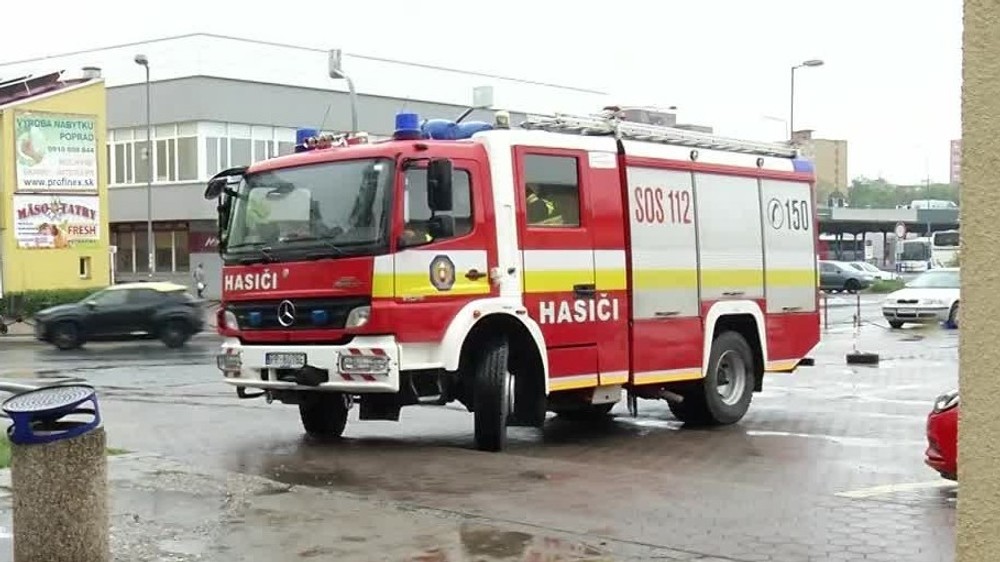 [multi] pad pod vlak 3720 (cropped)