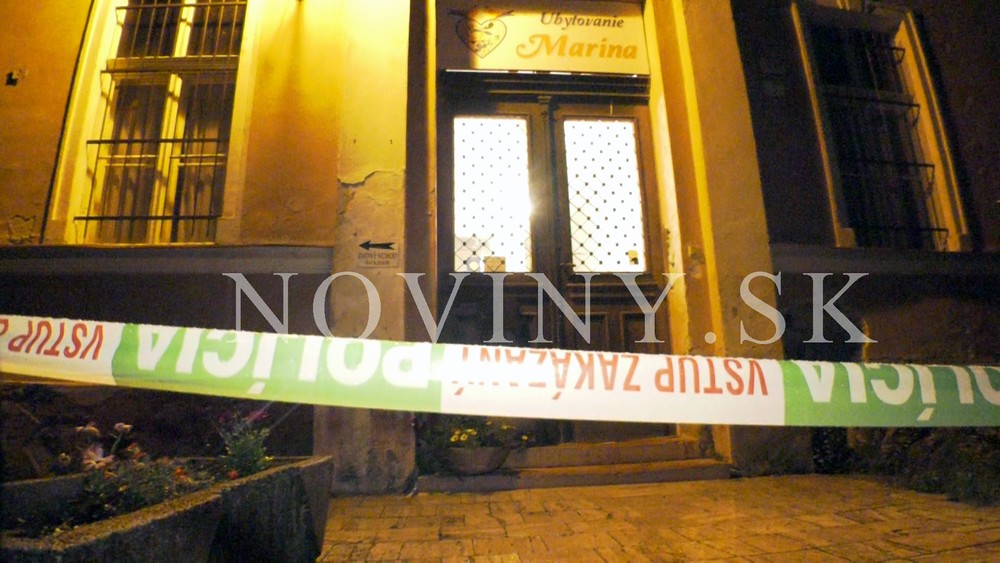 Dráma v Banskej Štiavnici: Muž mal manželku poliať kyselinou, postreliť mal aj syna