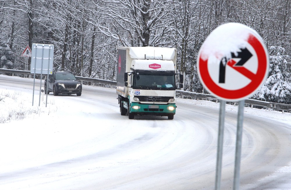 Banská Bystrica Donovaly Počasie Sneh zima cestári kalamita (5)