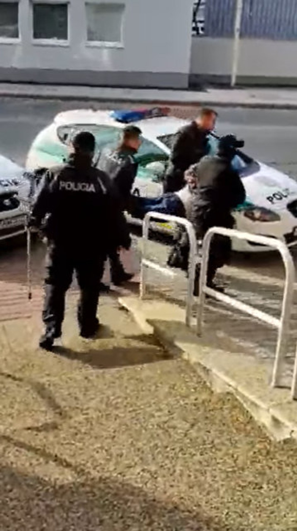 Násilný zásah polície v Prievidzi