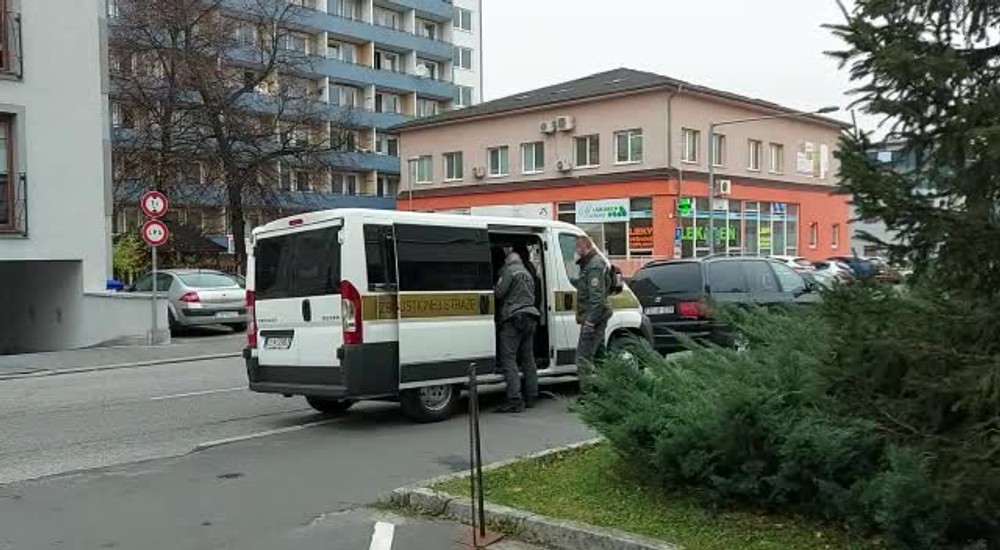 [multi] Bašternák vchádza na súd 286