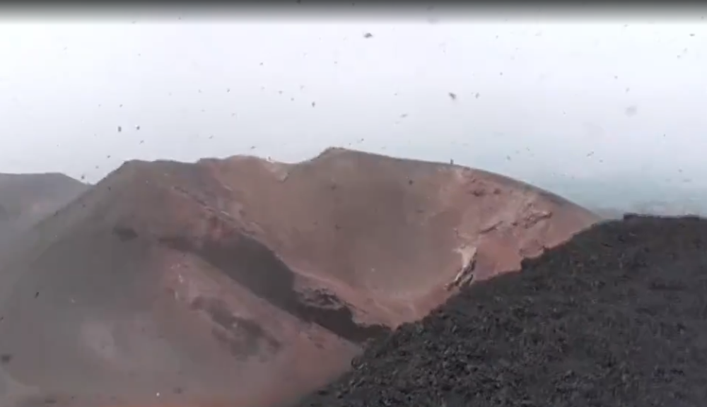 Redaktor TV JOJ vystúpil na dymiacu Etnu