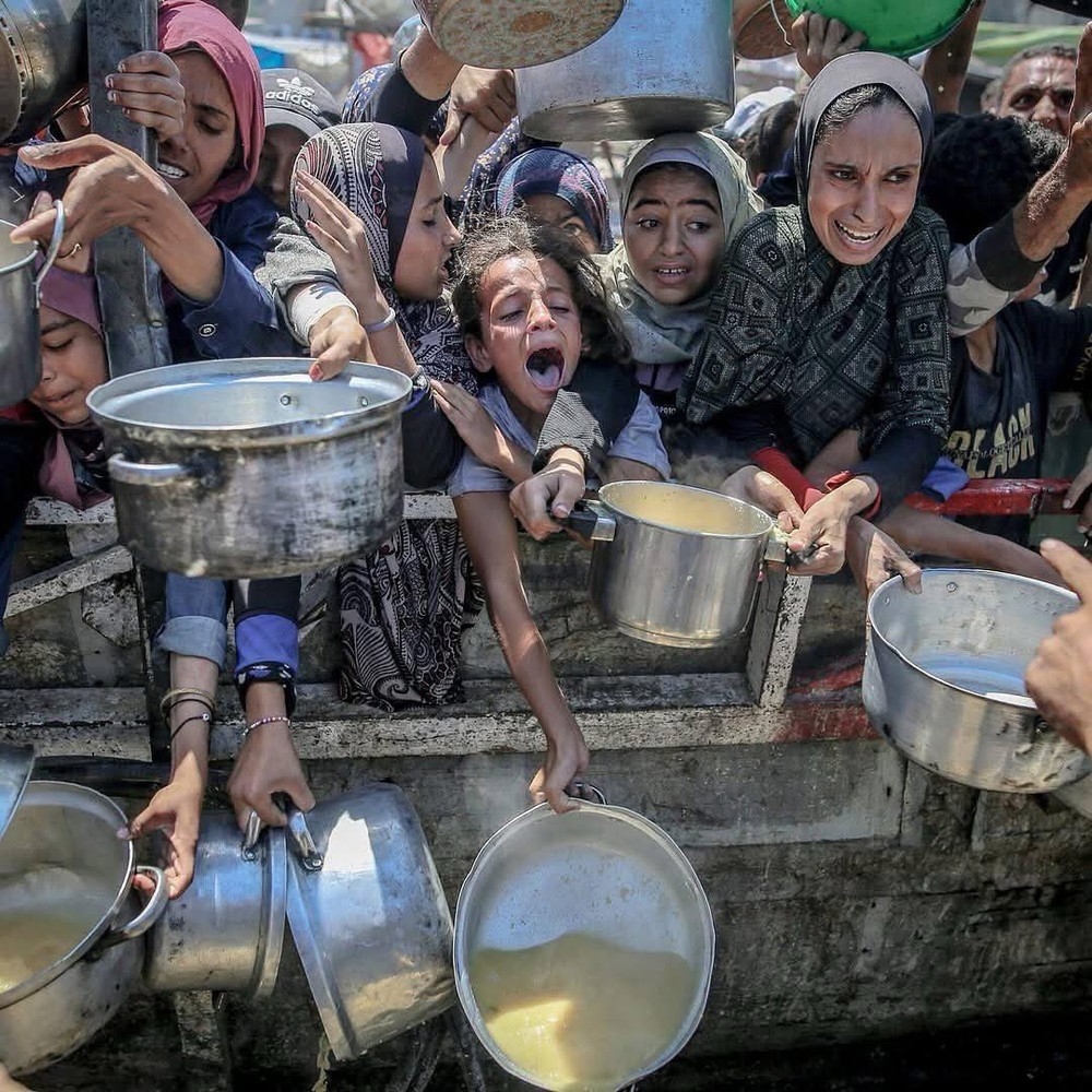 Hladujúce deti v Gaze