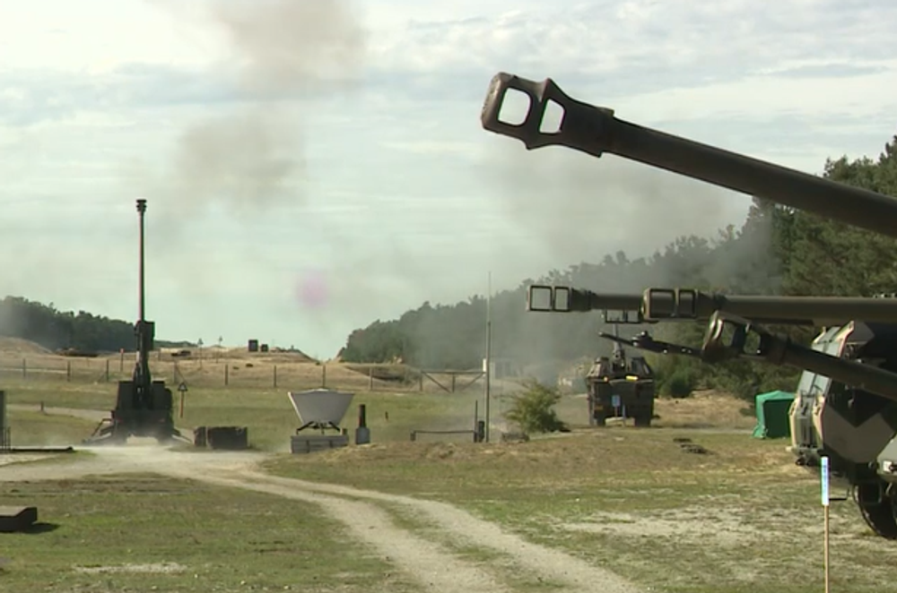 Ozbrojené sily SR ukázali našu palebnú silu aj zahraničným partnerom