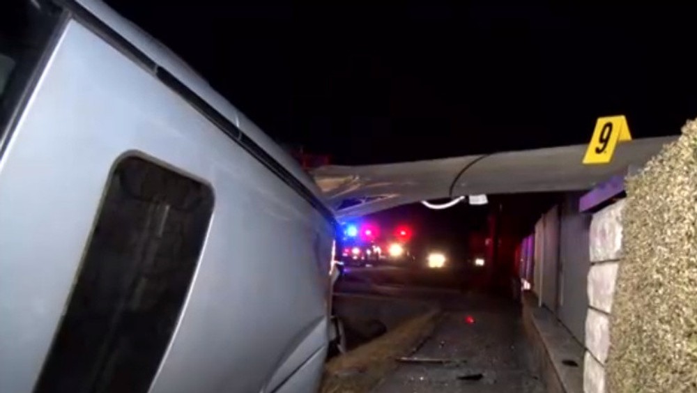 Na auto spadol stĺp 