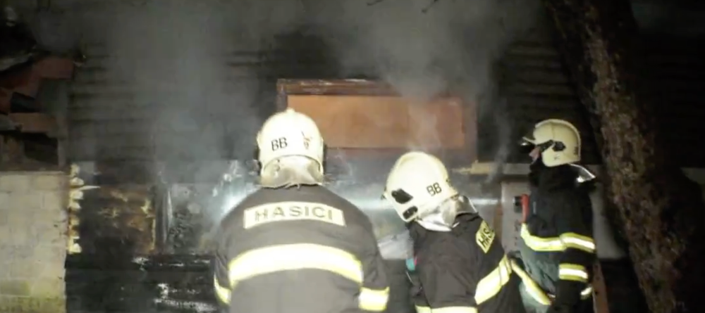 Ničivý požiar pripravil pár o strechu nad hlavou 