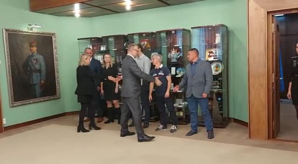 Po lekároch hrozia výpoveďami aj záchranári