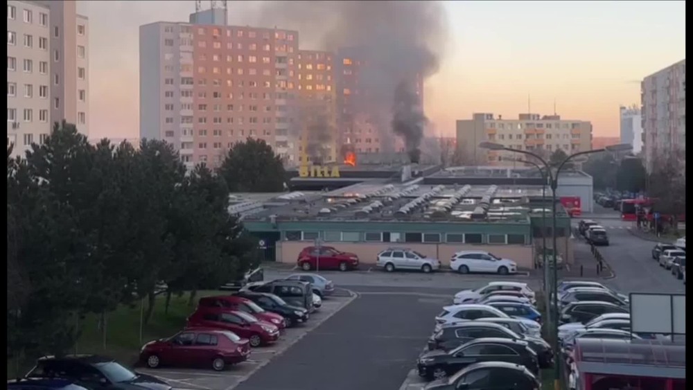 [multi] požiar billa 15441