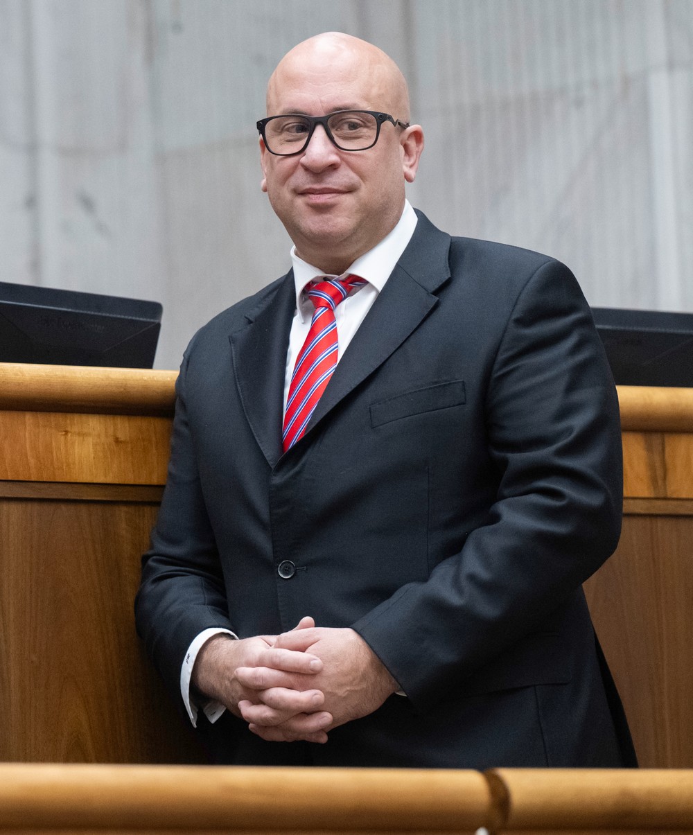 44. schôdza Národnej rady SR - mimoriadna. Vyslovenie nedôvery ministrovi dopravy SR Jozefovi Rážovi.