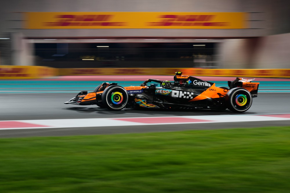 Abu_Dhabi_F1_GP_Auto_Racing_86250