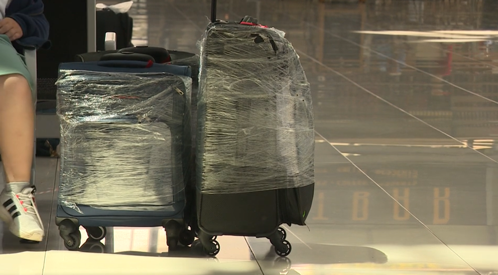 letecky alebo vlakom