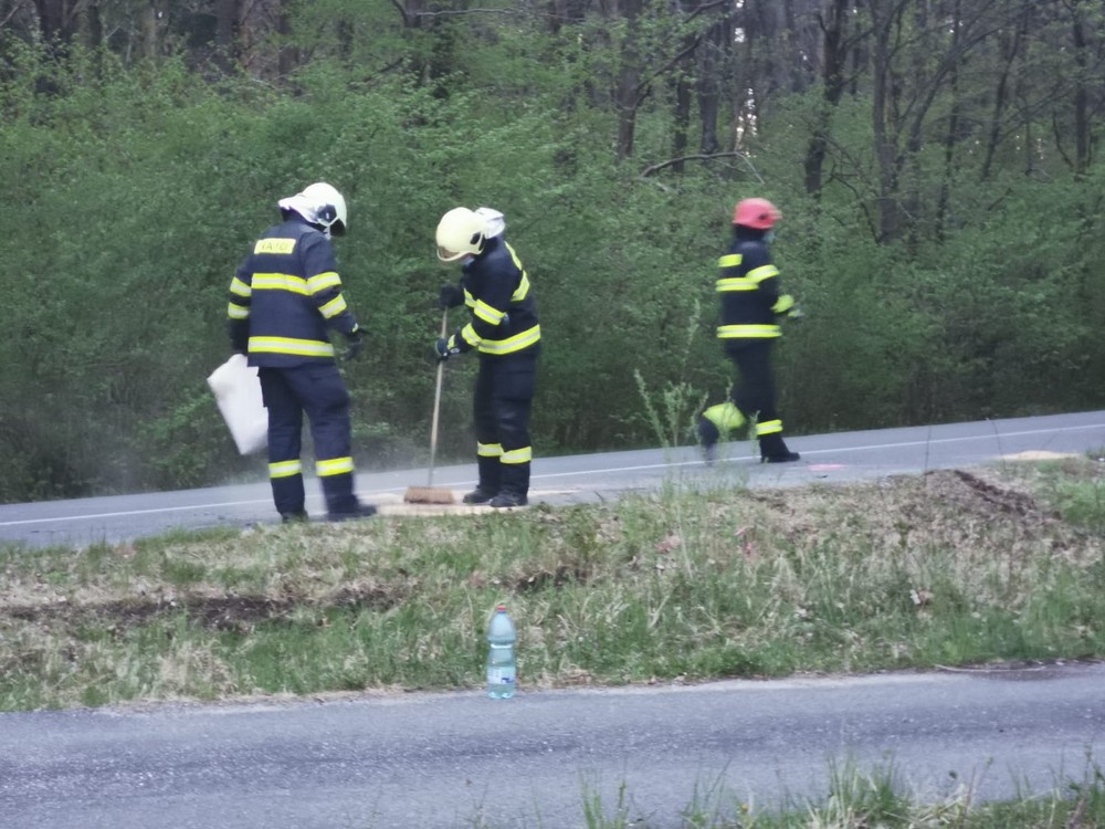 Dopravná nehoda na Záhorí. Zasahovať musel aj záchranársky vrtuľník