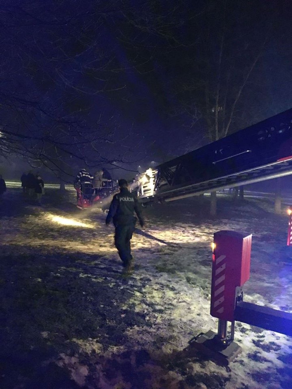 V Bardejove evakuovali z bytovky vyše sto ľudí. Obyvatelia ostali bez strechy nad hlavou 4