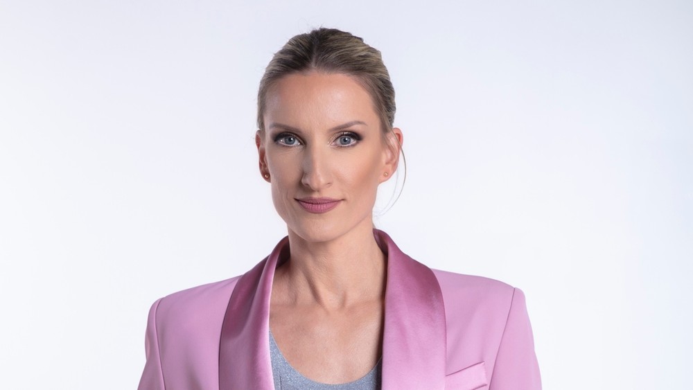 Adela Vinczeová, Moderátorka, Milujem Slovensko, Adopcia