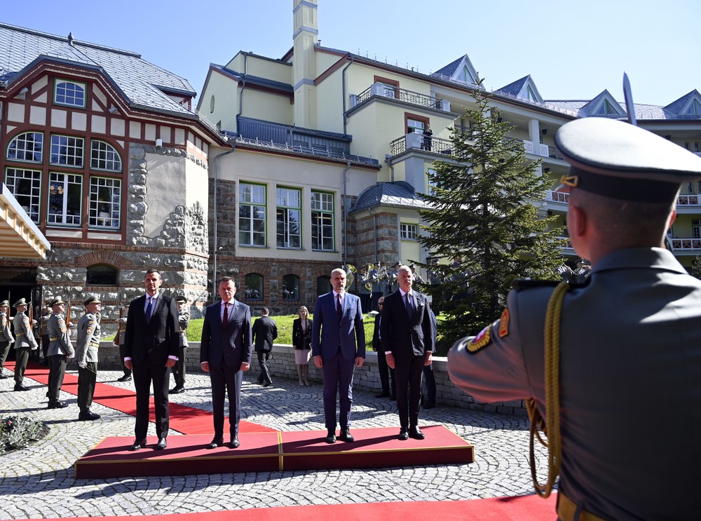 Štrbské pleso V4 ministri obrana stretnutie rokovanie (11)