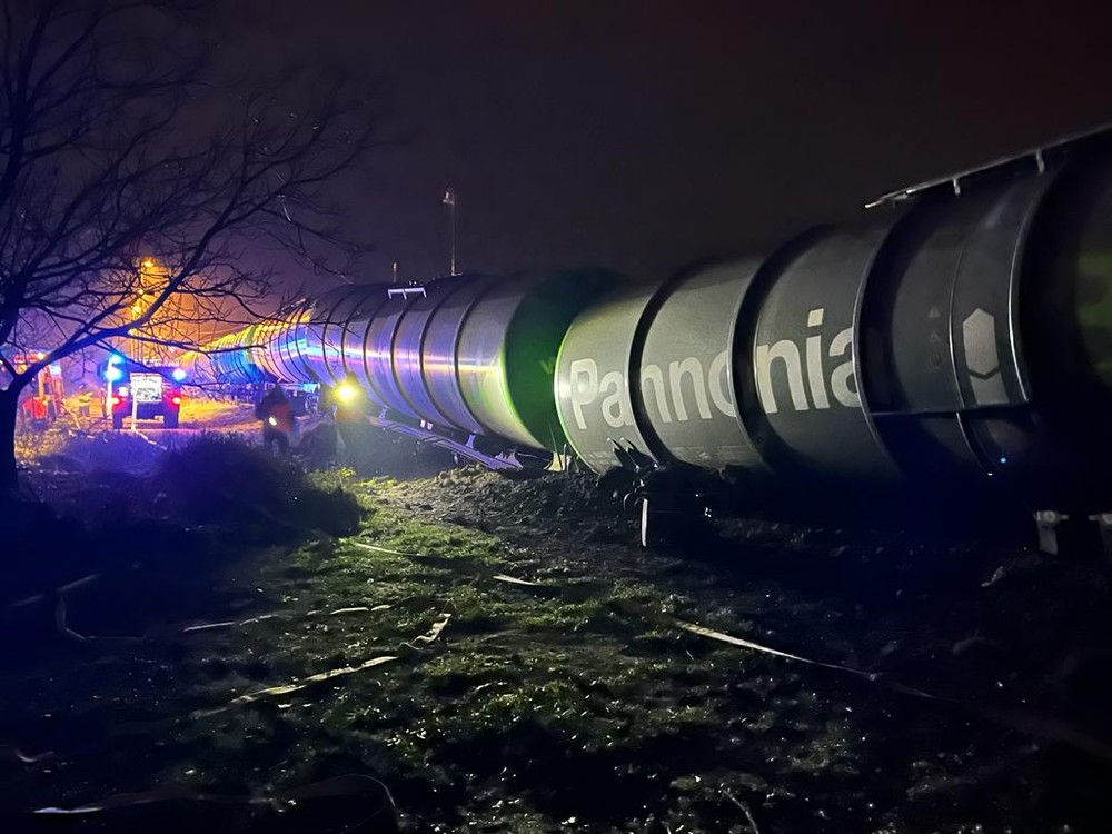 Vykoľajený vlak v Komárne