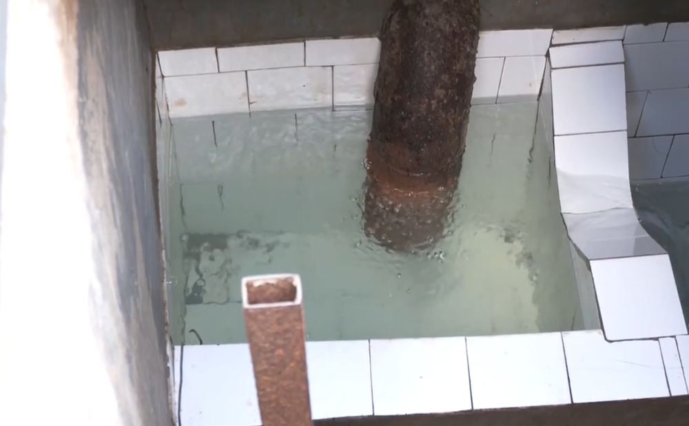 V dedinke pod kopcami nemajú vodu. Bojujú aj so žltačkou