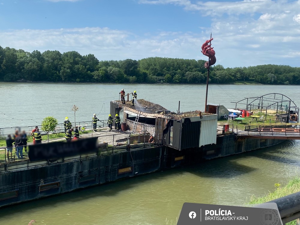 poziar pink whale (3)