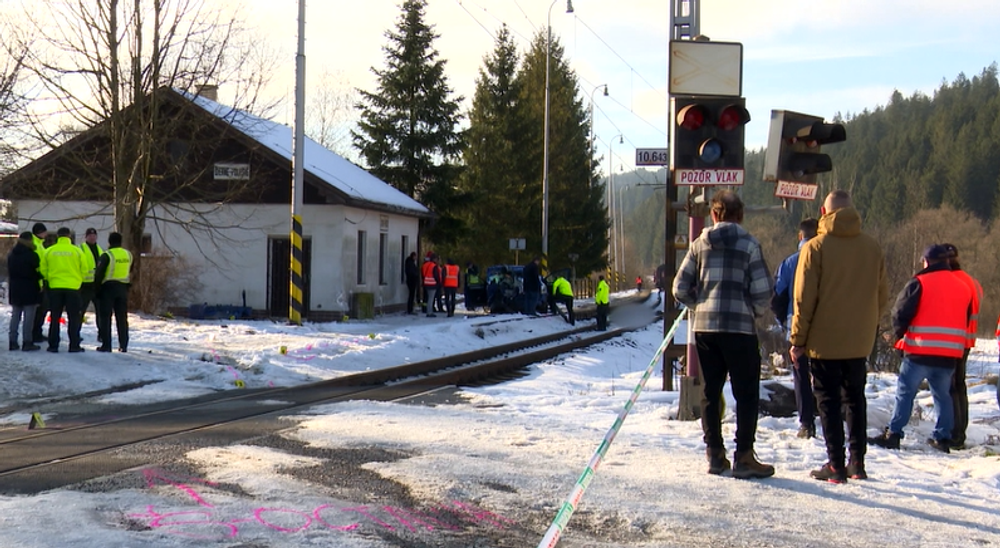 Pri tragickej nehode vyhasol život mladíka. Cez železničné priecestie sa vydal aj napriek výstražnej signalizácii