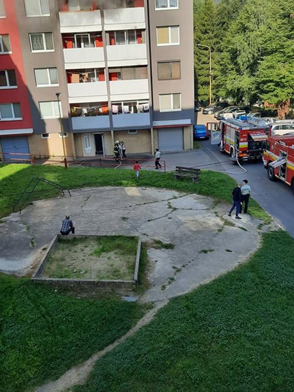 Požiar paneláku v Medzilaborciach