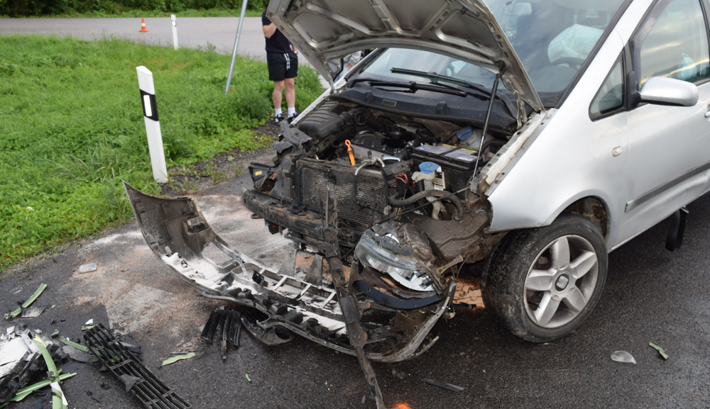 Pri dopravnej nehode sa zranila žena a päťročné dieťa