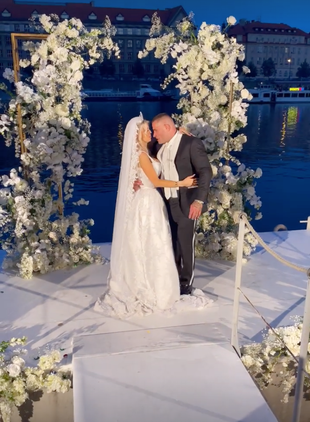 Prvý manželský tanec Vémolovcov