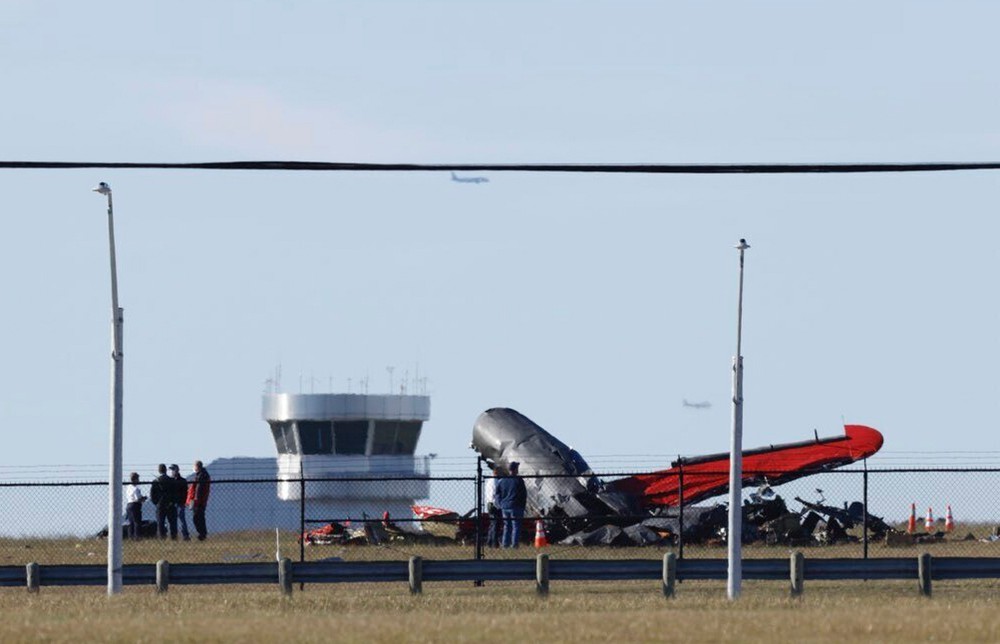Dallas_Air_Show_Crash_35135-65cef21ebf8e42e0880ab2d51150a71c