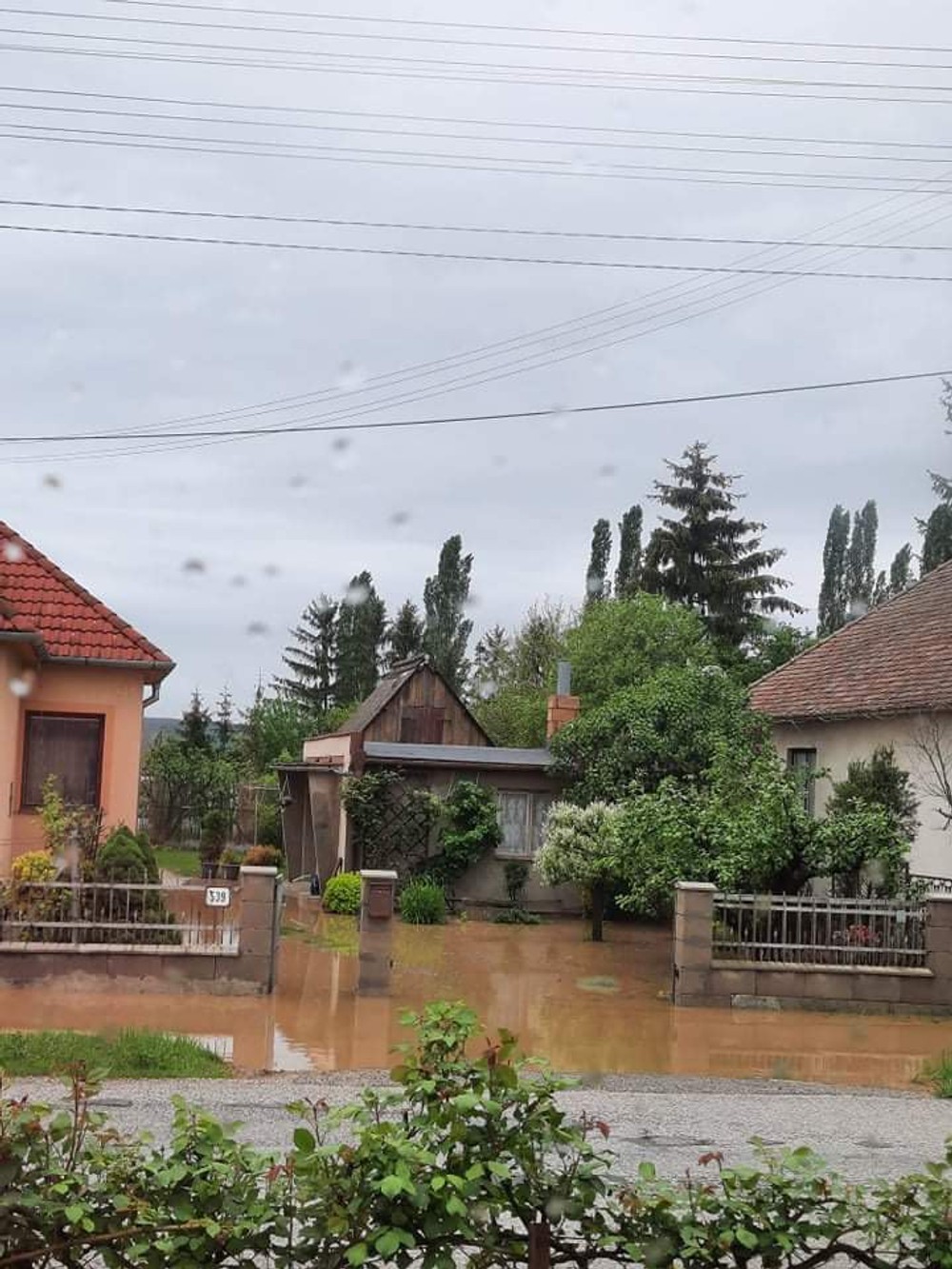 Záplavy trápia Slovensko