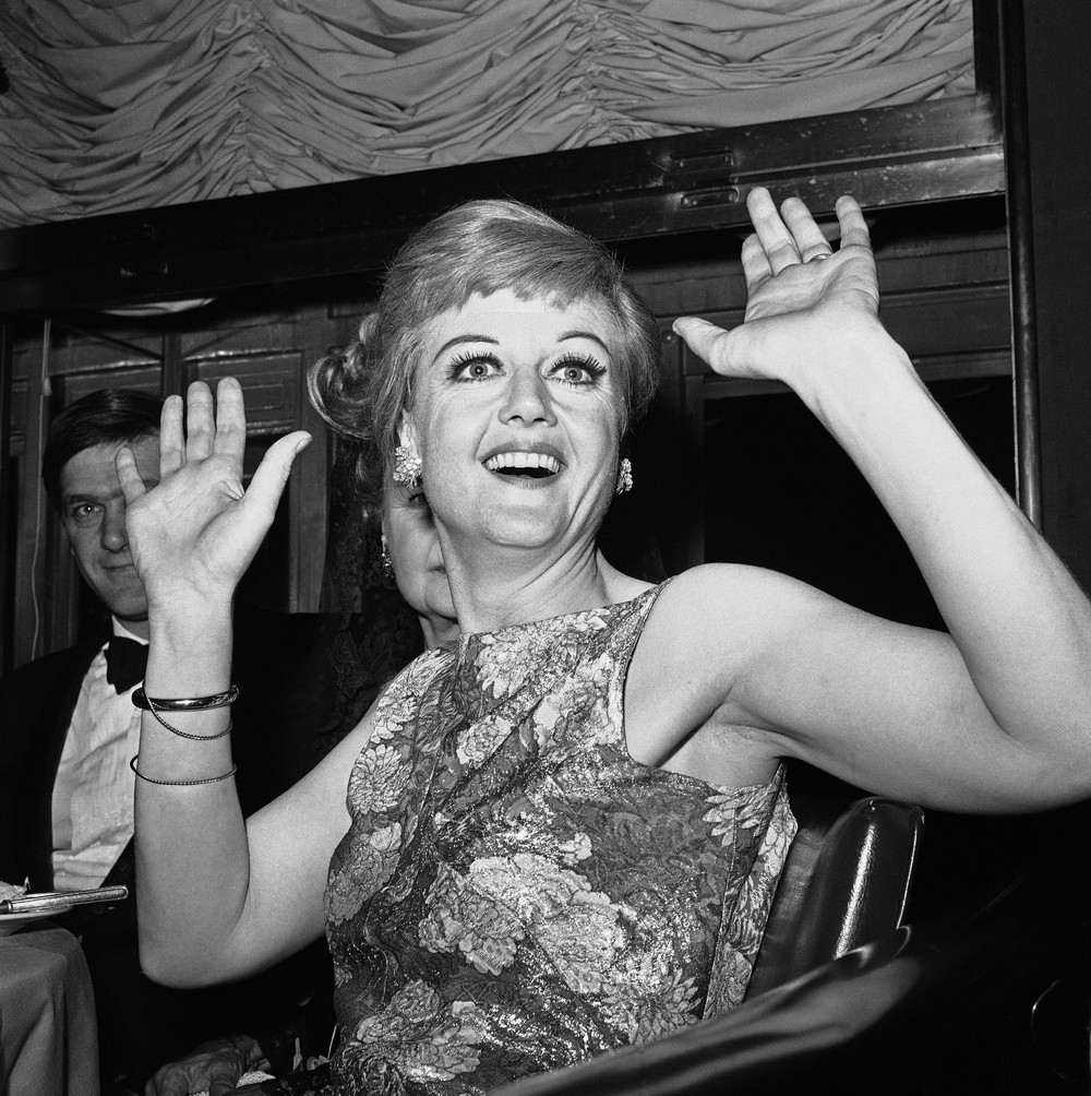Obit_Angela_Lansbury_04594-991a4f42bf4b4cef9134d176f6e83306