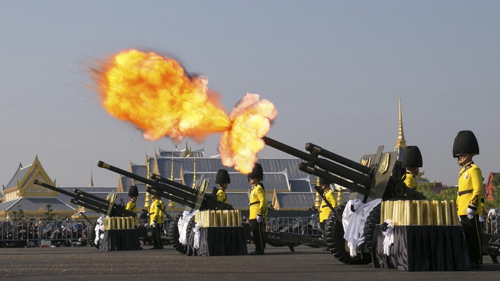 Pohrebná ceremónia thajského panovníka Pchúmipchóna.jpg