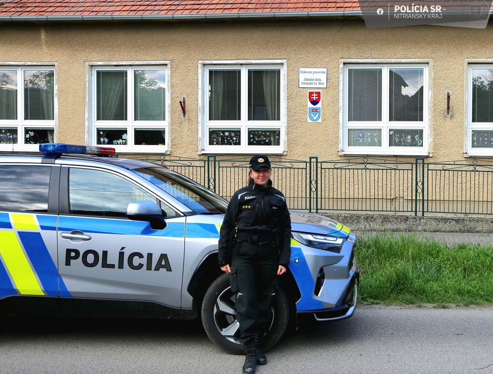 policajti nitra školy