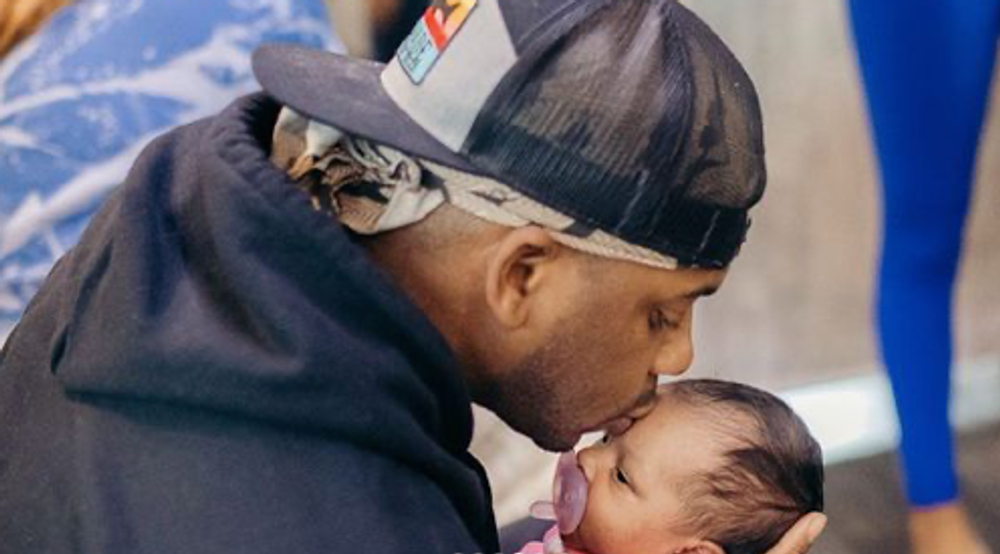 Jimmie Allen s maličkou Zarou