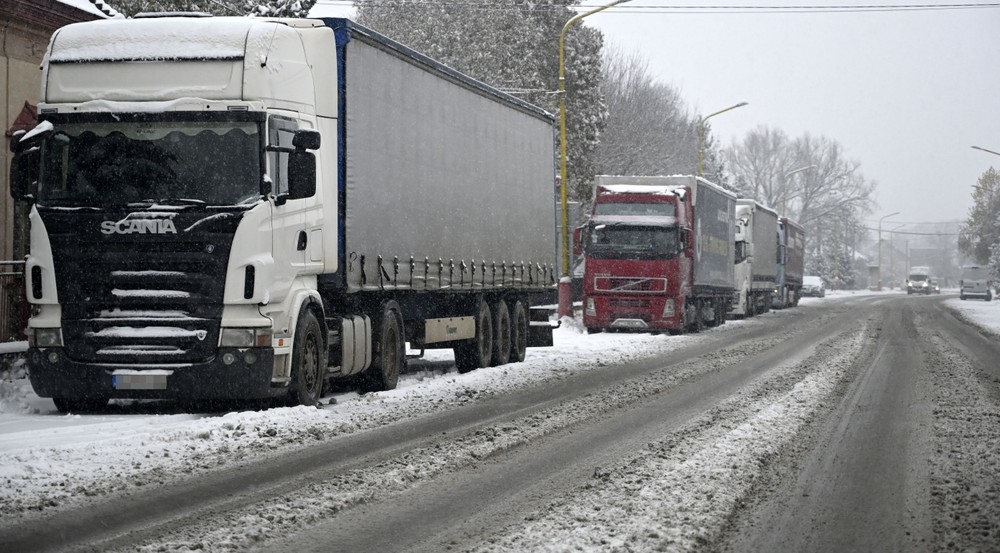 Trebišov kalamita sneh zima cestári (3)