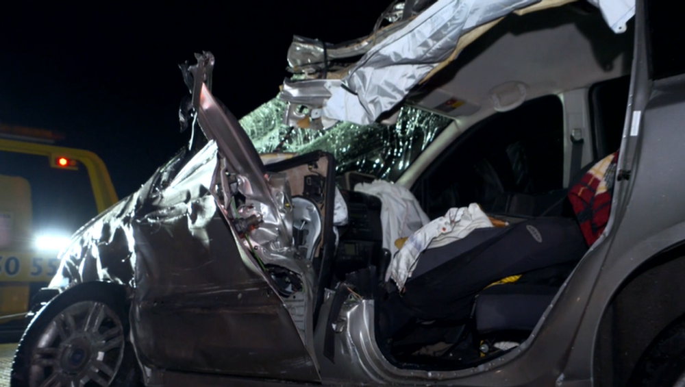 Piatok trinásteho na cestách. Život vodiča vyhasol pod protiidúcim kamiónom 