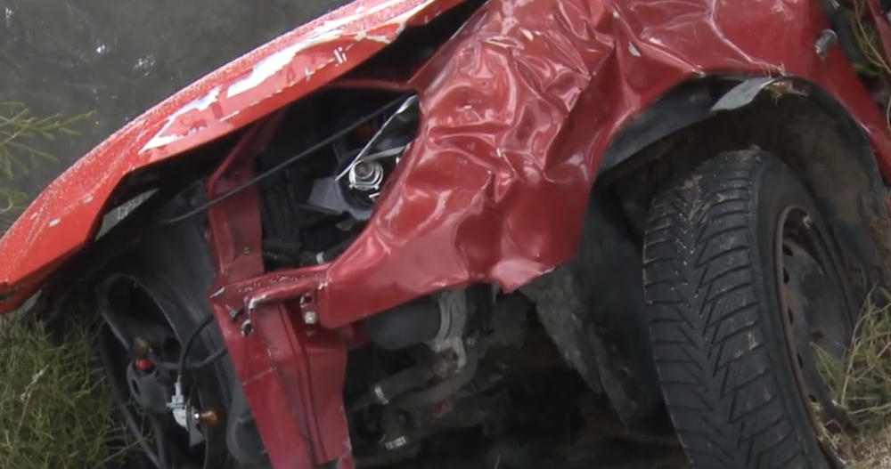 Uzavrený areál využil vodič na ťažko pochopiteľnú zábavu 