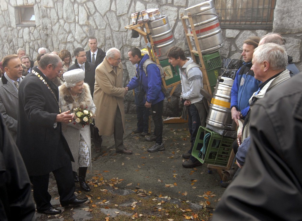 24_10_2008_Brit_kralovna_121