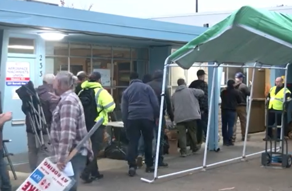 Štrajkujúci zamestnanci 2