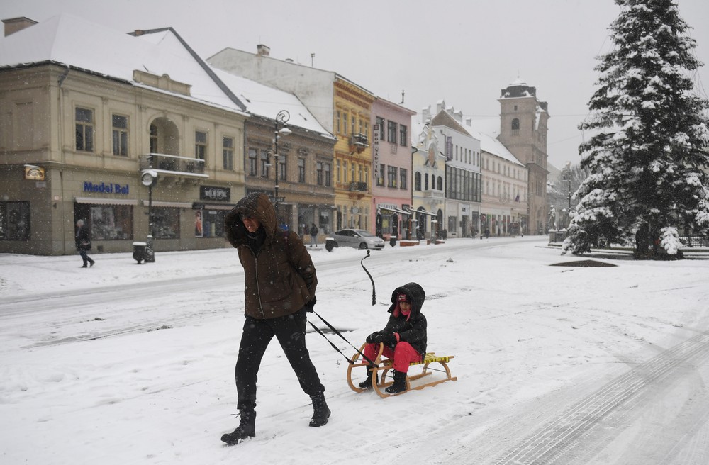 košice počasie sneh zima cestári sánky