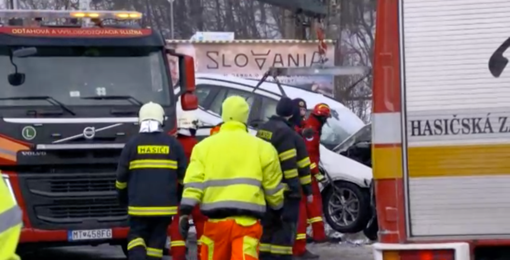 Dopravná nehoda na hlavnom ťahu do Poľska