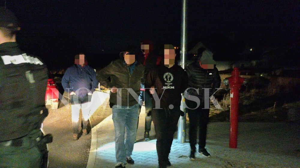 Mladík bodol dievča nožom