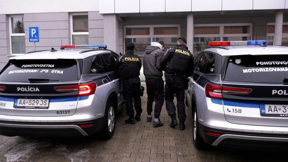 Polícia obvinila matku a jej druha z týrania (3)