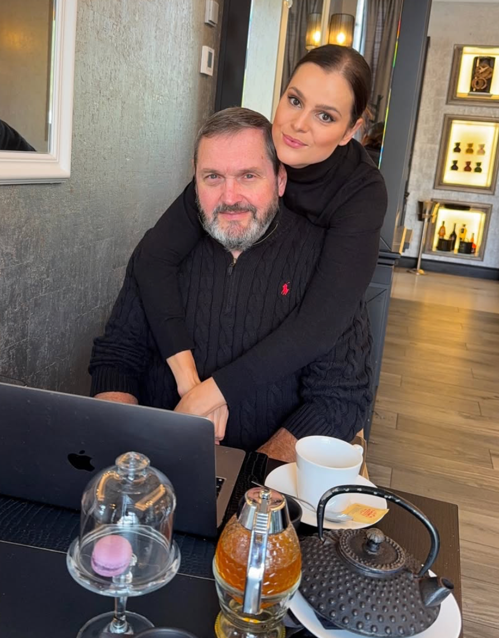 Ornella Koktová s rodinou