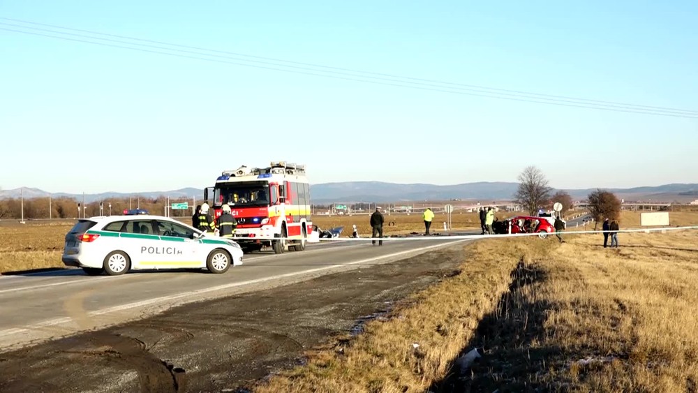 Cestu uzavreli policajti