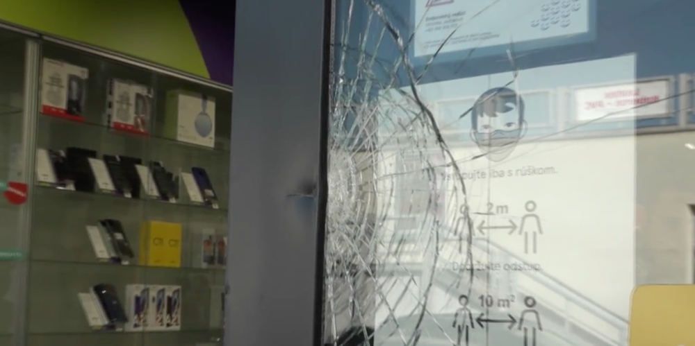 Lupič telefónov v Lučenci