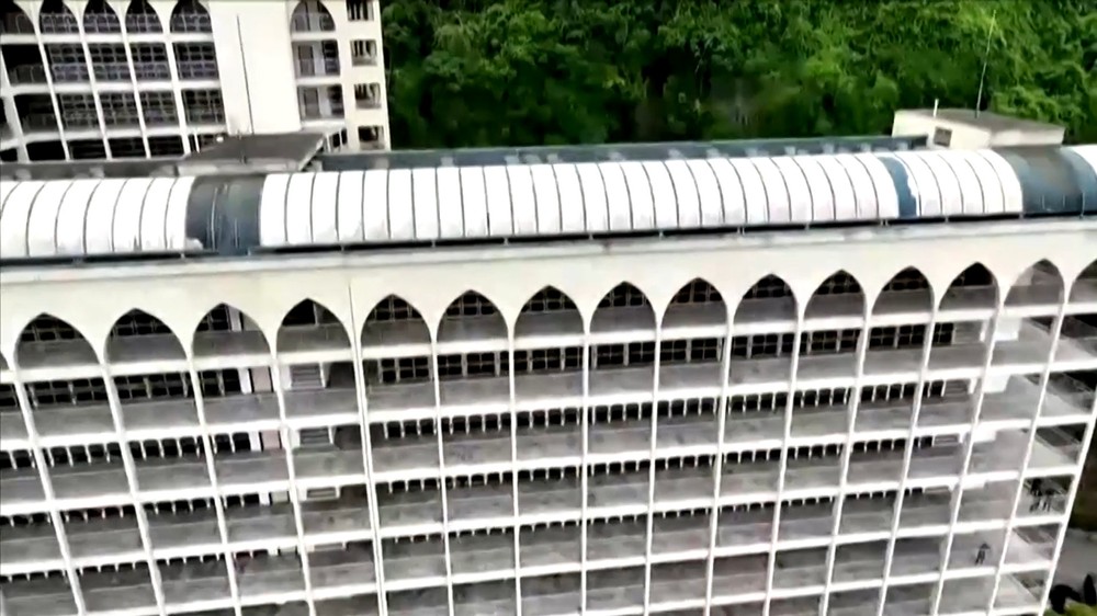 Vertikálny cintorín