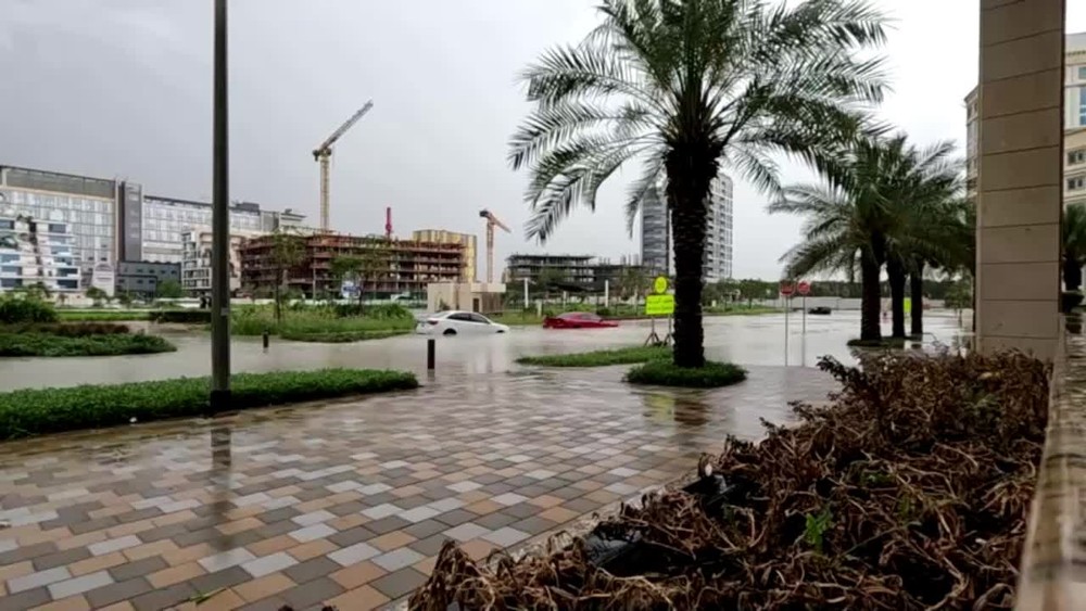 [multi] Povodeň V Dubaji 1 637