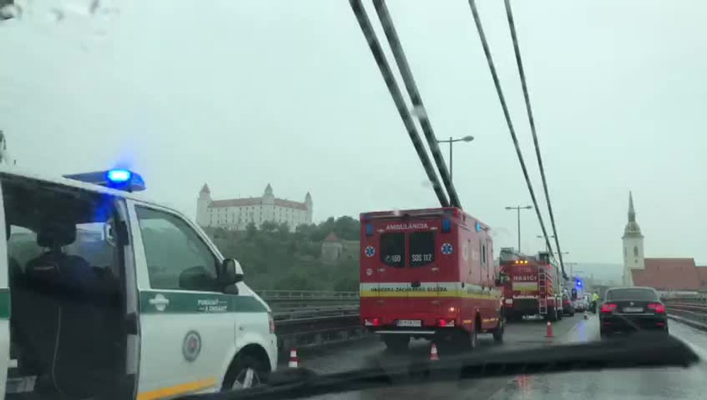 nehoda na moste SNP6332